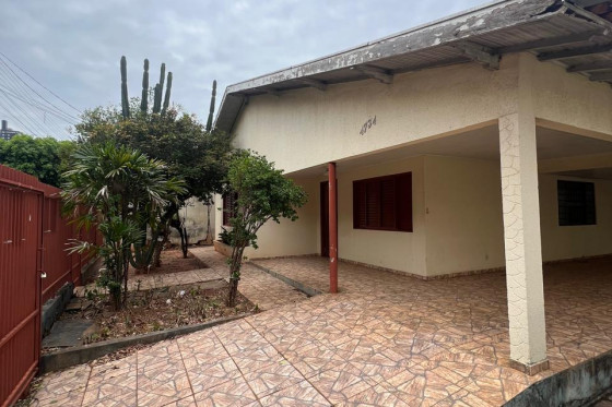 Casa à venda - 500m² - Umuarama-PR
