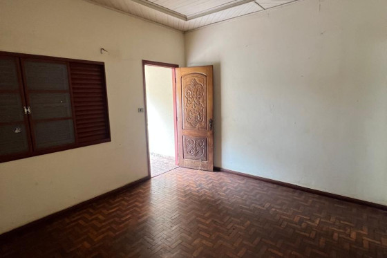Casa à venda - 500m² - Umuarama-PR