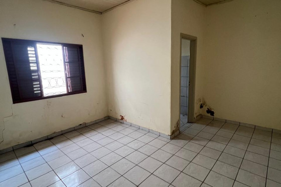 Casa à venda - 500m² - Umuarama-PR