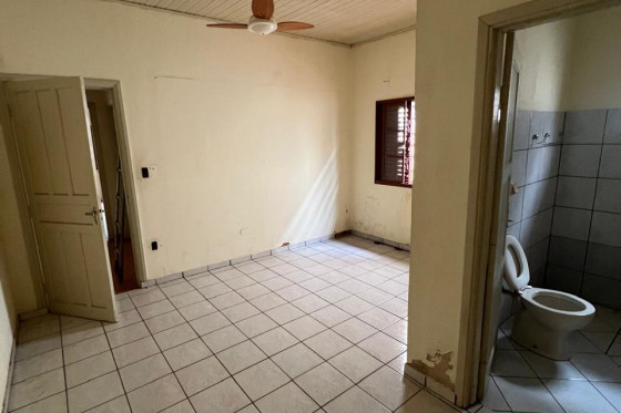 Casa à venda - 500m² - Umuarama-PR