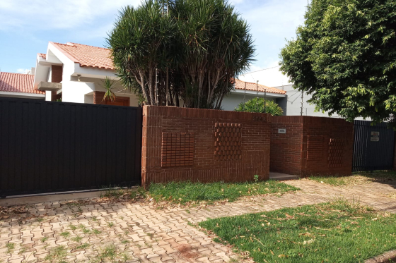 Casa 228m Umuarama-PR 115
